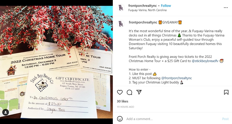 christmas social media posts - christmas instagram giveaway post example