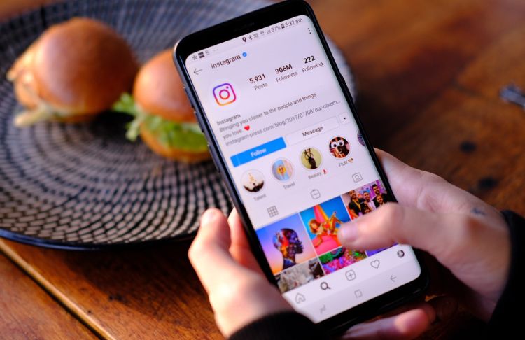 20 Brilliant Instagram Highlight Ideas to Boost Engagement for Your Business