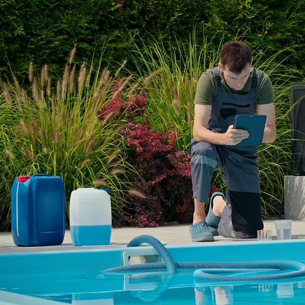 industries-home-services-2025revamp-pool Pool and spa technician